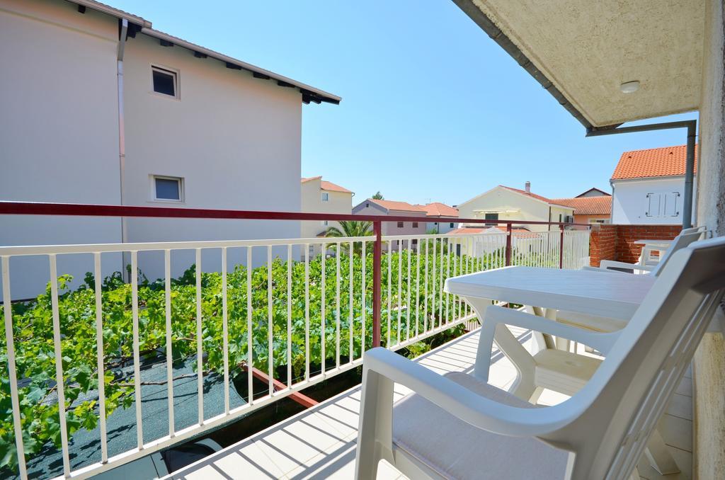 Apartments Branko Vodice Eksteriør bilde
