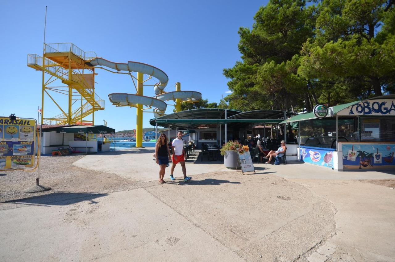 Apartments Branko Vodice Eksteriør bilde